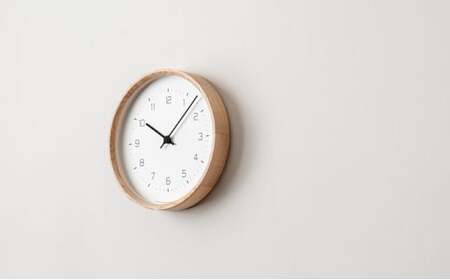 NEUT wall clock / ナチュラル（KK22-09 NT） 民芸品 工芸品 伝統技術 インテリア モダン クラシック 調和 ニュートラル 上質 天然 ホワイトアッシュ 時計 シンプル  FAD-1023