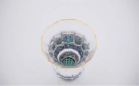 金杯（万華鏡）七宝（貝入）黒 酒器 工芸品 ガラス 高岡漆器 あわび貝 漆 螺鈿ガラス上質感 十二角 金付杯 神秘的 輝き きれい おしゃれ  FAD-0997