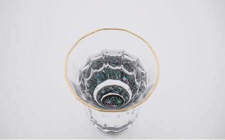 金杯（万華鏡）麻の葉（貝入）黒 酒器 工芸品 ガラス 高岡漆器 あわび貝 漆 螺鈿ガラス上質感 十二角 金付杯 神秘的 輝き きれい おしゃれ  FAD-0996
