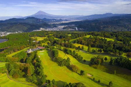 修善寺カントリークラブゴルフプレー券【土日１組（４名まで）プレー券】