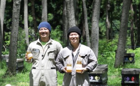 純粋はちみつ アカシア&トチ 各1000g 【山本養蜂場】 ／ 蜂蜜 ハチミツ 栃 とち アカシヤ 食べ比べ 味比べ 濃厚 希少 稀少 純粋 プチギフト ギフト 贈り物 お取り寄せ 長期保存 有名 東北 岩手県 八幡平市 産地直送 人気 おすすめ オススメ