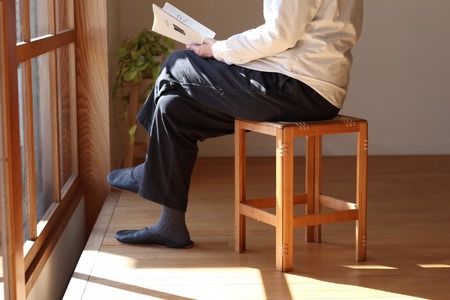 木製折り畳み椅子「patol stool」 籐張り(1脚) 家具 インテリア スツール イス 木 折りたたみ 和風 おしゃれ 人気 伝統 技法 受賞 【uj-CY008】【平山日用品店】