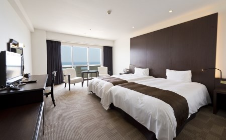 Royal Hotel 沖縄残波岬【特典付】一泊朝食付ペア宿泊券（8階以上ハイフロアルーム・オーシャンビュー）
