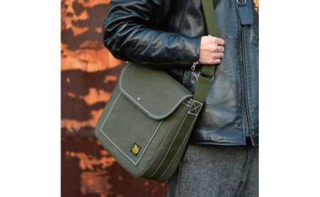 バンナイズ　帆布のクラシックショルダーB　バンナイズ 帆布 お散歩 買い物 お出かけ ショッピング ステッチ ショルダーバッグ ファッション カバン バッグ 
