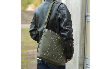 バンナイズ　帆布のクラシックショルダーA　バンナイズ 帆布 お散歩 買い物 お出かけ ショッピング ステッチ ショルダーバッグ ファッション カバン バッグ 