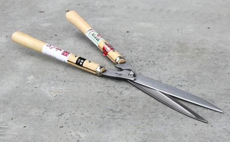 青紙スーパー 喜八作 240mm 鋭型 刈込鋏 ナタ柄 園芸用品 雑貨 園芸用ハサミ 造園 園芸 裏スキ仕上げ 自社 鍛造 焼き入れ 刃付け 長切れ 