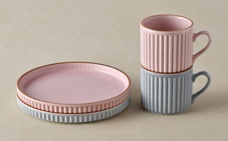 【波佐見焼】ギアシリーズ カップ＆ソーサー ピンク＆グレー プレート マグカップ ペアセット 17.5cm 6寸 食器 皿 【大新窯】 [DC112]  波佐見焼