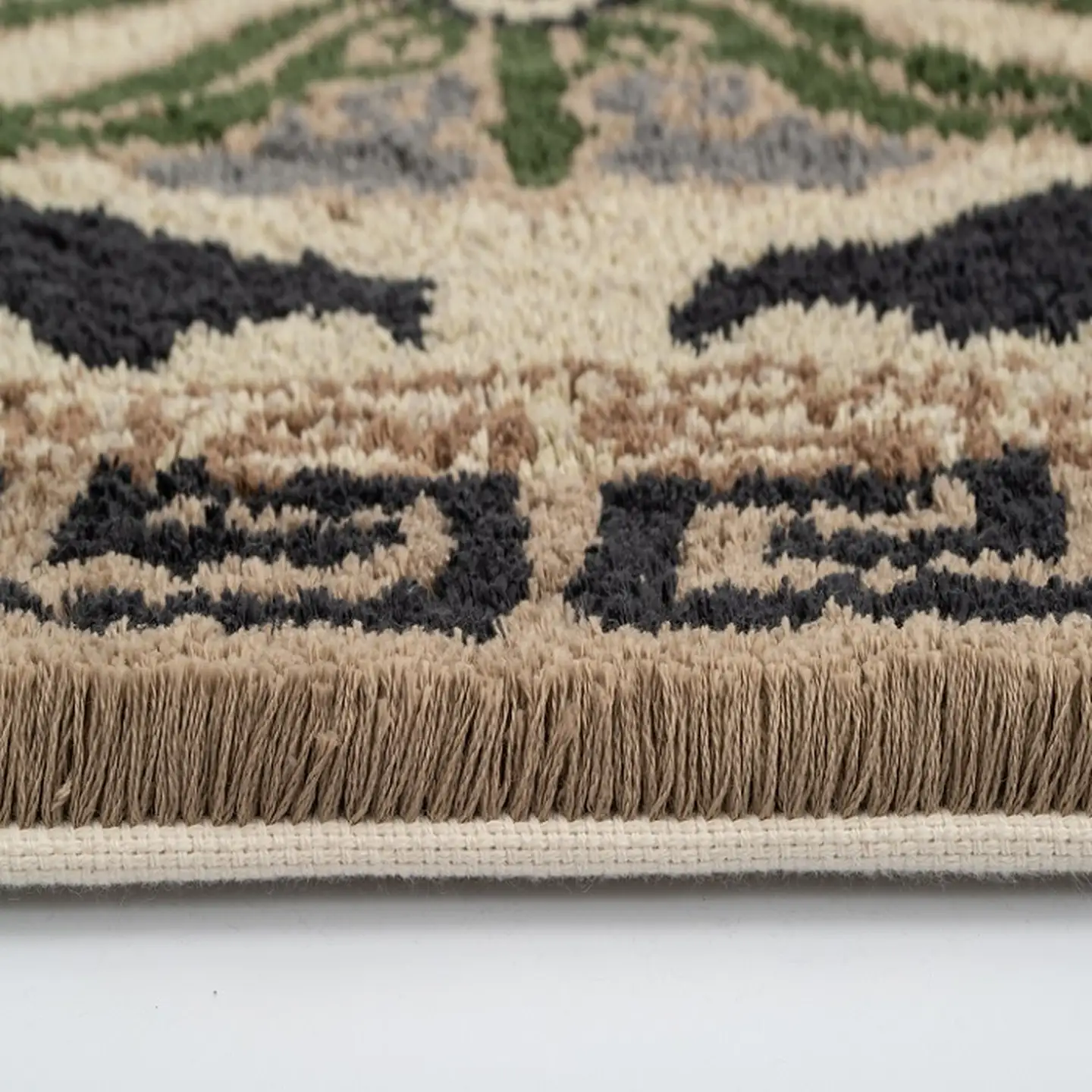 鍋島緞通[手刺繍]蟹牡丹と蝶文縁二重雷文/灰地青：D336-002