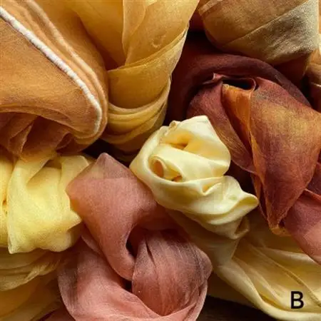 【手ぶらで参加】季節の植物でシルクストールを染める「草木染体験チケット」【1365464】