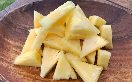  パイナップル【2026年発送】比屋定農園 ピーチパイン 3玉（計約2kg） パイン フルーツ 果物