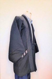 久留米織 綿入りはんてん男性用（ドビー織あられ柄）フリーサイズ/M～L_はんてん 久留米はんてん 男性用 紳士用 メンズ フリーサイズ M ～ L 久留米織 綿入り ドビー織 あられ柄 紺色 和服 部屋着 防寒着 ファッション ふっくら 暖かい 冬 長袖 ちゃんちゃんこ しなやか 着心地の良さ メンズ 福岡県 久留米市 お取り寄せ 送料無料 〔Qm011〕