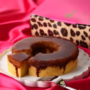 マダムシンコの「マダムブリュレ＆おこげチーズ」箕面食べ比べ(2種・各5号)スイーツ 食べ比べ セット 焼き菓子 お菓子 焼き菓子 バウムクーヘン メープルシロップ チーズケーキ ギフト 贈答【m36-01】【カウカウフードシステム】