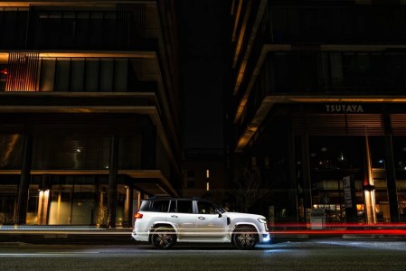 【トヨタ 300系 ランドクルーザー】 ラヴライン フェンダー ダクト （AES製） 【つや消し ブラック仕様】 2312-7530 自動車 車 パーツ カスタム TOYOTA  LAND CRUISER 300