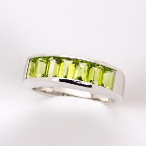 ペリドット リング 2ct 2カラット SV925 161351 [山梨 指輪 リング ペリドット シルバー ジュエリー] 山梨県 甲斐市 BR-28
