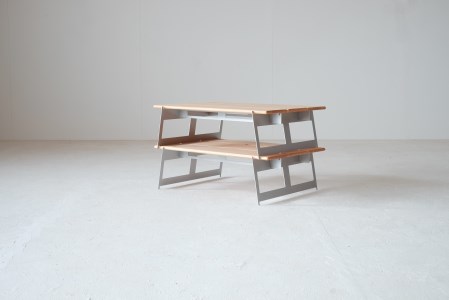キャンピングテーブル（組立式・2台セット）　『mina no mori campingTable　＜ミナノモリ キャンピングテーブル＞』　信州南相木村のカラマツを使用　～アウトドアのキャンプやトレッキングに最適な軽くコンパクトなキャンピングテーブル～