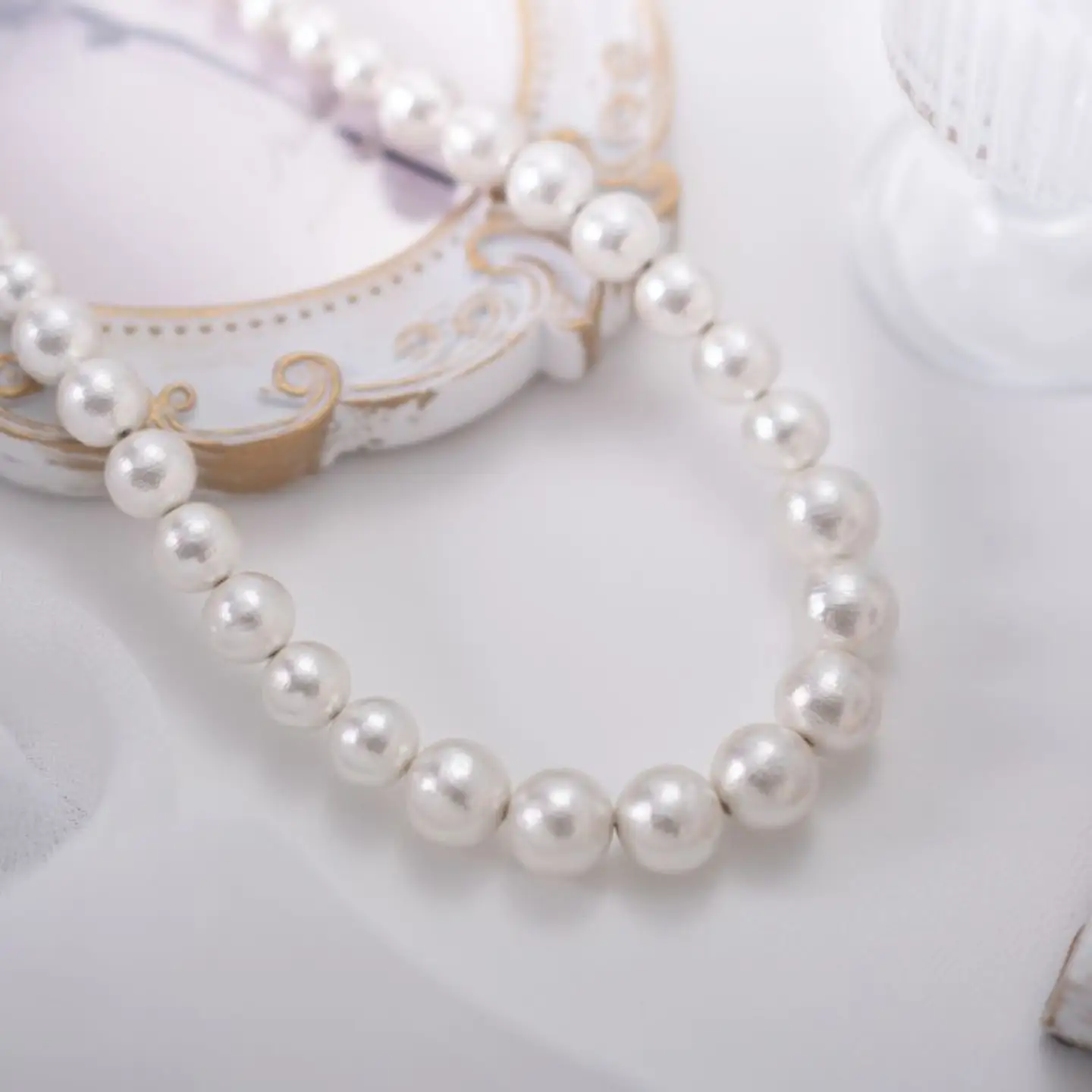 コットンパール「ホワイト」シンプルショートネックレス(金具ゴールド)
