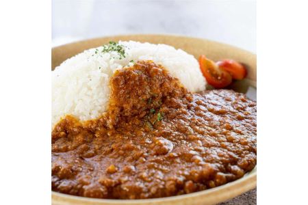 B77-12 ダ・ロープ亭　和牛トマトキーマカレー