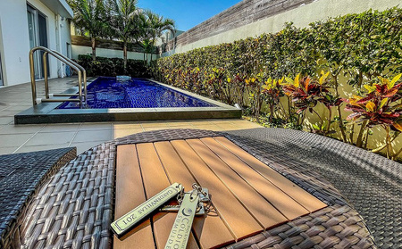 アーマンスイートヴィラ済井出　１棟貸し（８名様まで）素泊り宿泊券 宿泊 チケット 宿泊券 観光地 旅行 観光 宿泊施設 ヴィラ ファミリー 家族 カップル 友人 バカンス 贈り物 プレゼント 人気 おすすめ 沖縄 白い砂浜 ビーチ