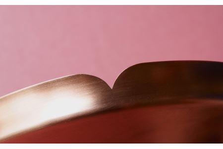 ケーキのお皿 小 (メッキなし)  -ケーキを美しくみせるフラットな金属皿-【018-004】