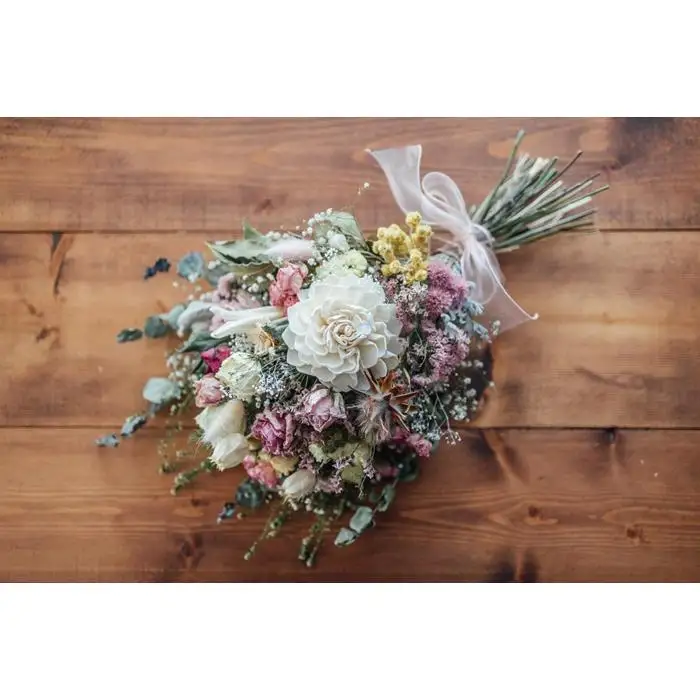 福岡市で製作したドライフラワースワッグ（ピンクブーケM）