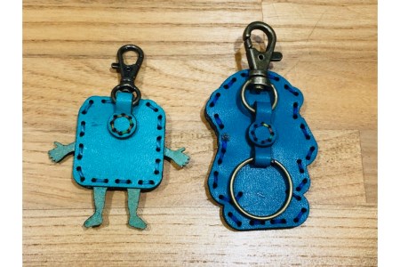 呉氏＆水兵さん レザーキーホルダーセット 透明ケース入り 革 一点もの ゆるキャラ 広島県 呉市 ku022-002-r