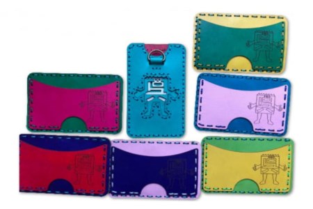 呉氏レザーパスケース （色指定不可）色はおまかせ 透明ケース入り レザーグッズ 革 手作り 一点もの ゆるキャラ 広島県 呉市 ku022-004-r