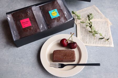 瀬戸内チョコテリーヌ ギフト セット 濃厚 チョコ 八朔マーマレード入り ショコラ お菓子 スイーツ おやつ 贈り物 ギフト プレゼント お取り寄せ 2本セット ご当地 おうち時間 送料無料 広島県 呉市 ku100-001-r