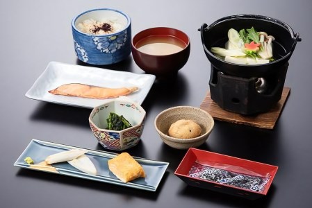 古宮旅館 手造りゆば会席 ソフトドリンク付 4名宿泊券【1-S】 [0337]
