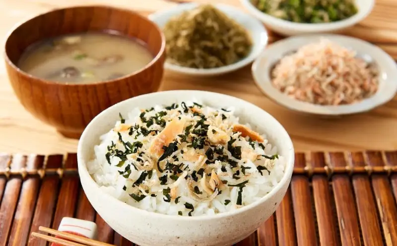 明治25年創業の博多海産物問屋が作った 国産ちりめん4種 詰合せ（昆布、エビ、京菜、鮭）