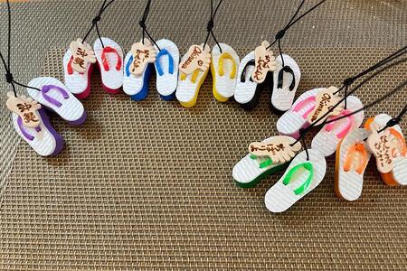 島ぞうりストラップ 8個セット(赤・青・黄・ピンク・緑・紫・黒・オレンジ)