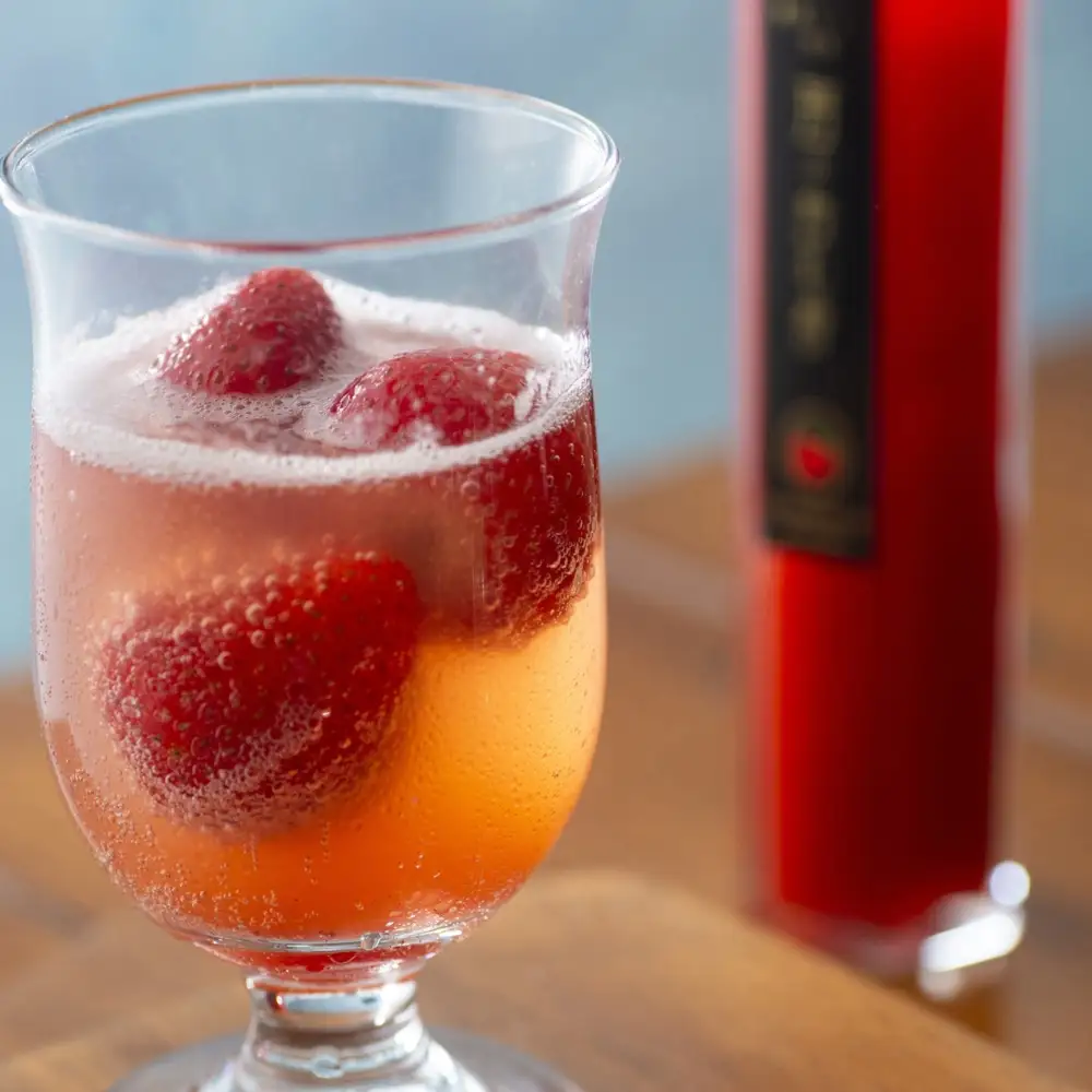 驚くほどの甘さと瑞々しさ！ 大粒苺と自然の力でつくった極上苺酢・愛成ベリー