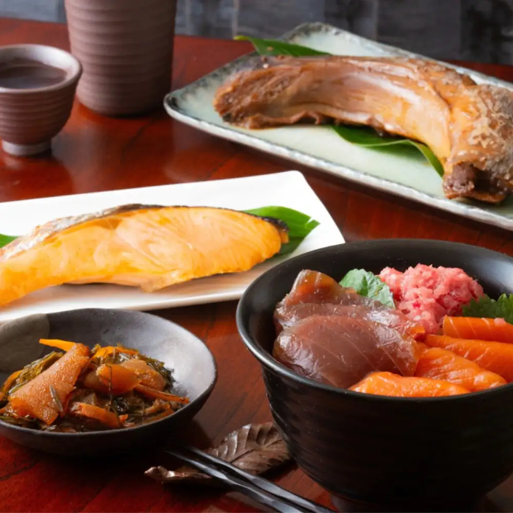 メディア紹介・多数！人気行列店「まぐろレストラン」のこだわり海鮮セット。