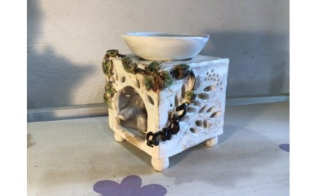 BS-905 白化粧の茶香炉（木の葉様）