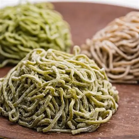 【生麺】もちもち触感のバジル麺10食セット【配送不可地域：離島】【1387636】