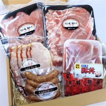ケンボロー・ホエー豚の特製詰め合わせセット_肉 すき焼き 豚肉 すきやき スキヤキ  肉  豚肉   肉 ソーセージ・ウインナー 豚肉   肉 ベーコン・サラミ 豚肉   調味料   _【配送不可地域：離島】【1396945】