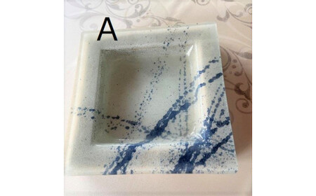 竹台付きガラス皿（中）A ガラス 花器 皿 食器 器 手作り 温かさ 色どり 彩り 普段使い おしゃれ 手作業 プレゼント ギフト 贈り物 贈答品 竹製台付き 竹 和 モダン 天然素材 奈良県 生駒市 送料無料