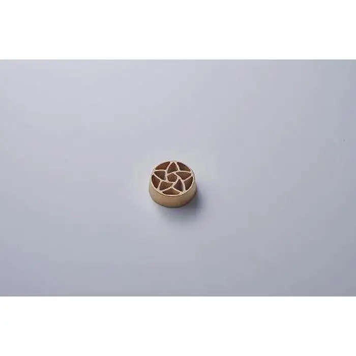 花をみずみずしく長持ち！銅合金製 針のない剣山と金属釉 水盤のセット（Hana Sサイズ）