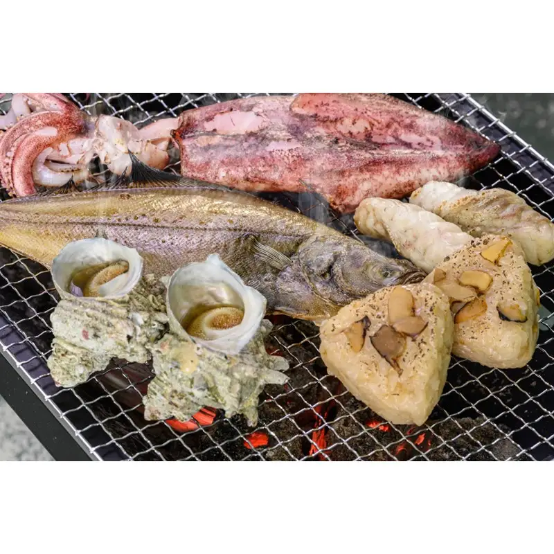 【海鮮 BBQセット】BBQに最適！誰でも簡単に焼ける サザエ＆白イカ＆干物セットにサザエご飯のおにぎり付き 海鮮BBQセット 6人用 ※万能ダシ付き ＜ボイルサザエ・ぷりぷりの白イカ・人気干物数種・サザエご飯おにりぎもついた海鮮BBQセット 