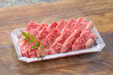 鳥取和牛 焼肉用カルビ（1kg）【やまのおかげ屋】HN033-001
