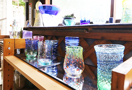 【SUKI GLASS STUDIO】里山の工房で『吹きガラス体験』１名様　[0017-0027]