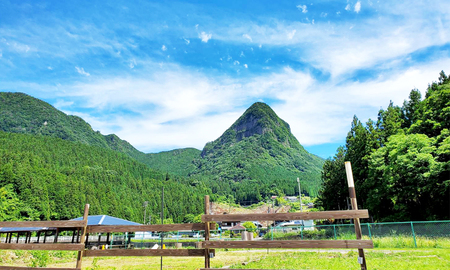 レンタサイクルで曽爾村を満喫トレーラー宿泊セット // 奈良県 曽爾村 宿泊 貸切 トレーラー宿泊 アクティビティ レンタサイクル サイクリング 温泉 バーベキュー BBQ 川遊び 入浴券付 1泊2食付 家族 夏休み キャンプ