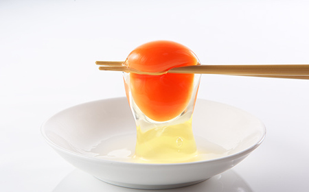 【半澤鶏卵】《定期便》 山形県産 赤がら卵25個（破損補償5個含む）×6回 国産鶏種もみじ F2Y-5488