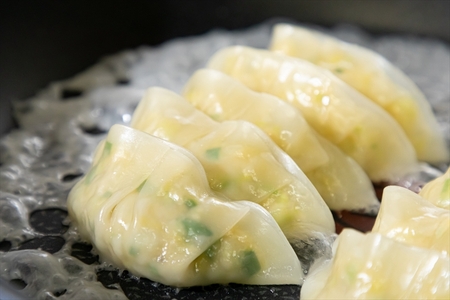 【 餃子 】 身体に優しい食材で作った美味しい 餃子 30個