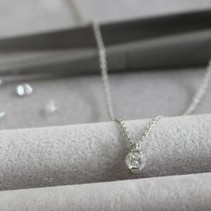 プラチナ900【ラボグロウンダイヤモンドネックレス】0.2ct 個性的な挟みこみデザイン 長さ40cm LAB-PT900-009 ネックレス