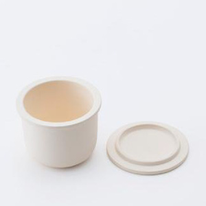 TOKONAME SUYAKI CROCK ＆ SPOON・WHITE 陶器 常滑焼 日本製 調味料 乾物 塩 保存容器 サラサラ 固まらない 湿気ない 湿気防止 スプーン付き 甕 蓋付き キッチン用品 キッチンツール ストッカー キャニスター 調味料入れ おしゃれ 日本六古窯