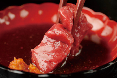 [日本三大馬刺し 会津] 会津ブランド馬刺しセット シンタマ(もも) ｜会津若松市 特産 名物 馬肉 国産 肉刺し 馬刺身 旨辛みそ しょうゆ タレ付 本場 ギフト 贈答用 ブロック 冷蔵 [0456]