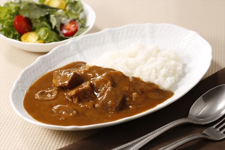 ≪新宿中村屋≫純欧風ビーフカレー「クリーミーなコクの濃厚リッチ」「コク深いデミの芳醇リッチ」 2種 各120g×6袋 計12袋 【 レトルトカレー レトルト食品 保存食 おかず 神奈川県 海老名市 】
