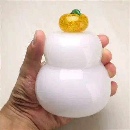 吹きガラス鏡餅置物　台座にもなる桐箱付_鏡餅 ガラス 置物 置き物 かがみ餅 吹きガラス がらす 硝子 手作り ガラス工芸品 工芸品 正月飾り 桐箱 台座 桐 桐箱付 インテリア 雑貨 飾り 贈答 ギフト プレゼント 静岡県 送料無料_【1417353】