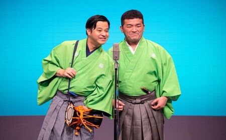 よしもと幕張イオンモール　週末ネタライブペアチケット【 チケット 入場券 芸人 ショー】 優待券 
