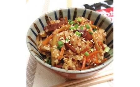 【6回定期便】土佐のかつおめし（しょうが味） 2〜3合用×6袋セット 混ぜご飯の素 鰹めしの素 高知 カツオめし 6ヶ月 定期コース 便利 生姜 おにぎり お弁当【有限会社　浜吉ヤ】 [BQBK005]